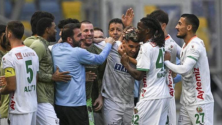 Babasının izinden: Ianis Hagiden frikikten muhteşem gol Parmak ısırtan performans