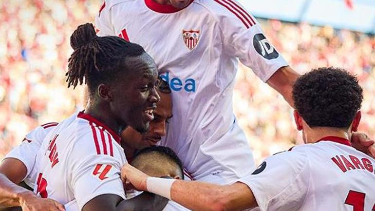 Barcelonaya İspanyada büyük şok Sevilla acımadı, tarihe farka koştu...