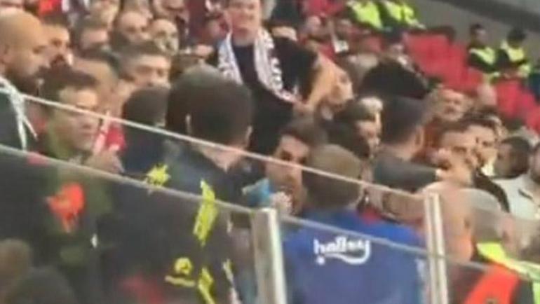 Mert Hakan Yandaş taraftar ile tartıştı Samsunspor-Fenerbahçe maçında ortalık karıştı