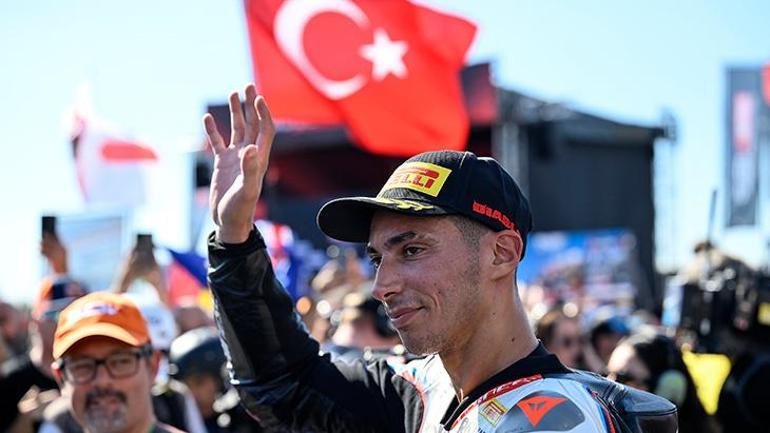 Milli motosikletçi Toprak Razgatlıoğlu, Portekizde podyumun zirvesine çıktı
