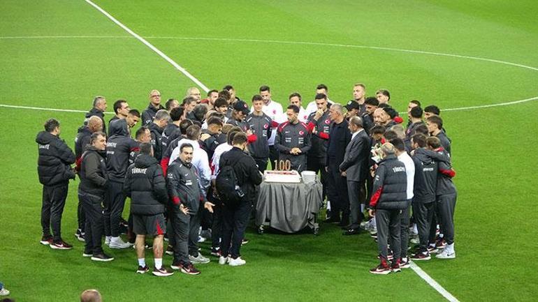 Hakan Çalhanoğlu için Kocaeli Stadında 100. maç pastası kesildi