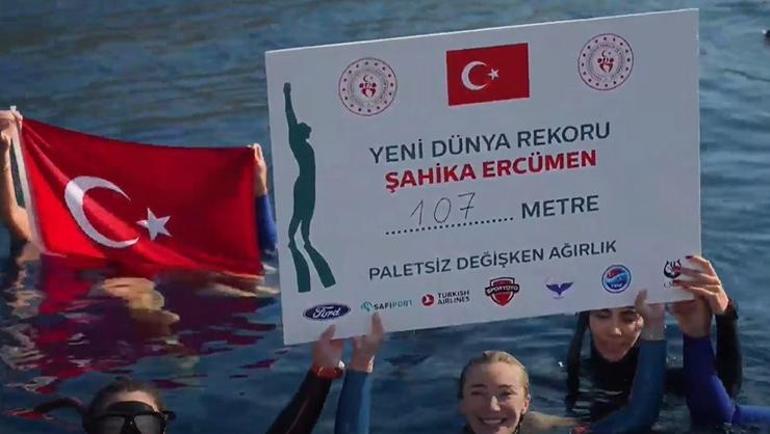 Şahika Ercümen Cumhuriyet ve Gazze için daldı, rekor kırdı