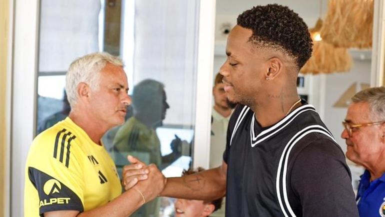 Fenerbahçenin yıldızına 3 Premier Lig devi talip oldu Transferde büyük sürpriz