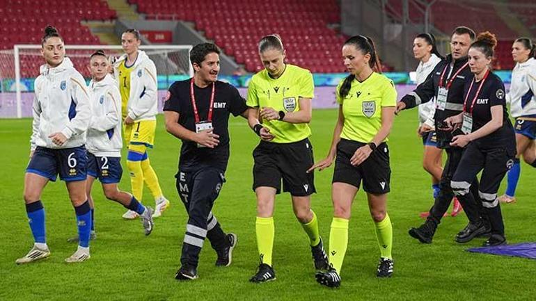 Türkiye - Kosova maçında korku dolu anlar Orta hakem Michalina Diakow bayıldı