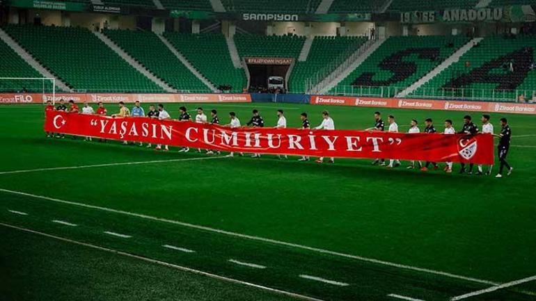 Sakaryaspor Kupada İnegölsporu farklı geçti (Maç sonucu 4-0)
