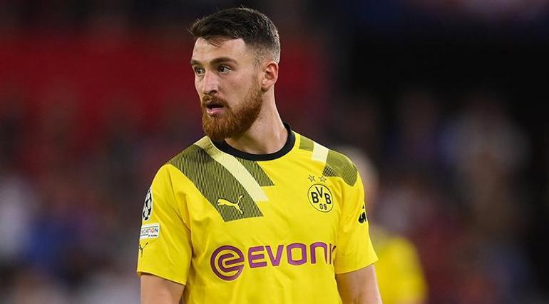 Milli futbolcu Salih Özcandan ayrılık kararı Sözleşmesi sona eriyor