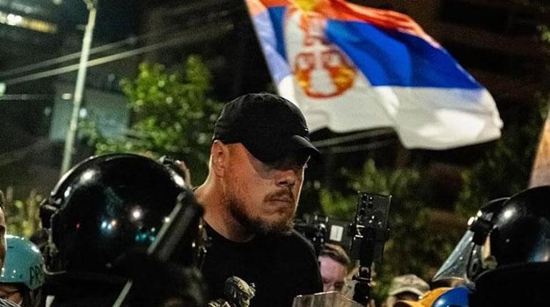 Sırbistandaki eylemlerde ünlü basketbolcu Vladimir Stimac tutuklandı Türkiyede de oynamıştı...