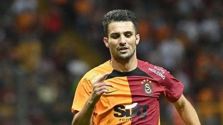 Galatasarayın eski yıldızı futbolu bıraktı