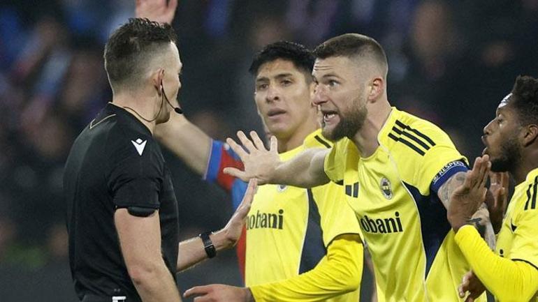 Jhon Duranı yaka paça indirdiler, hakemden skandal karar Monitöre gitmesine rağmen penaltıyı vermedi