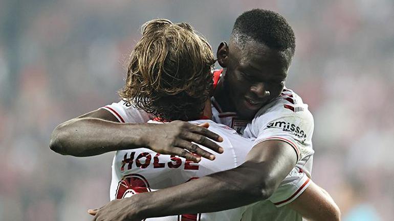 Dünya lider Samsunsporu konuşuyor: Hamrun Spartans boyun eğdi