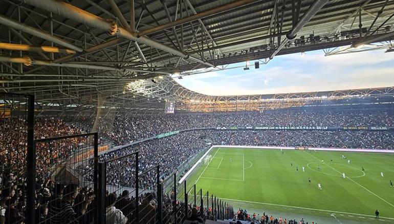 Kocaelispor - Galatasaray maçında taraftar rekoru kırıldı