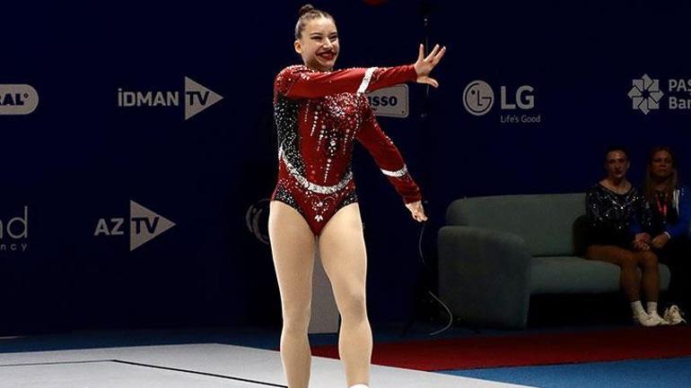 Ayşe Begüm Onbaşı Avrupa Şampiyonasında hem teklerde hem çiftlerde adını finale yazdırdı