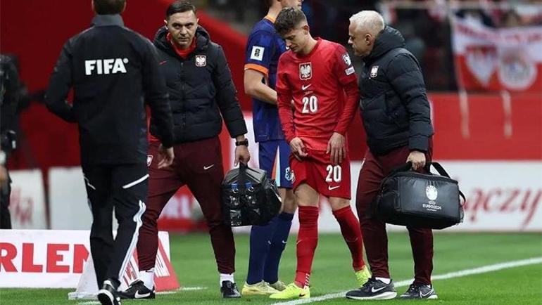 Milli maçta sakatlanan Szymanskiden Fenerbahçeye kötü haber Dönüş tarihi...