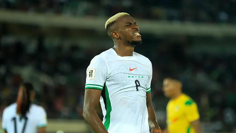 Gözyaşlarına hakim olamadı Nijeryaya Victor Osimhenden kötü haber