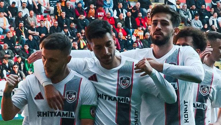 Gaziantep FK, Kayseriden çok rahat çıktı | Maç sonucu Kayserispor 0-3 Gaziantep FK (Süper Lig 13. hafta)