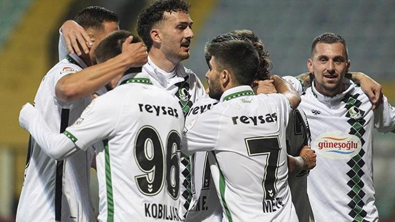 Trendyol 1. Ligde çılgın kapışma, gol düellosu İstanbulspor - Sakaryaspor maç sonucu 3-3