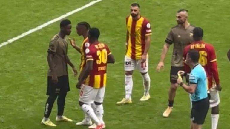 Göztepe - Kocaelispor maçında kırmızı kart gerginliği Hakem 2 kez VARa gitti