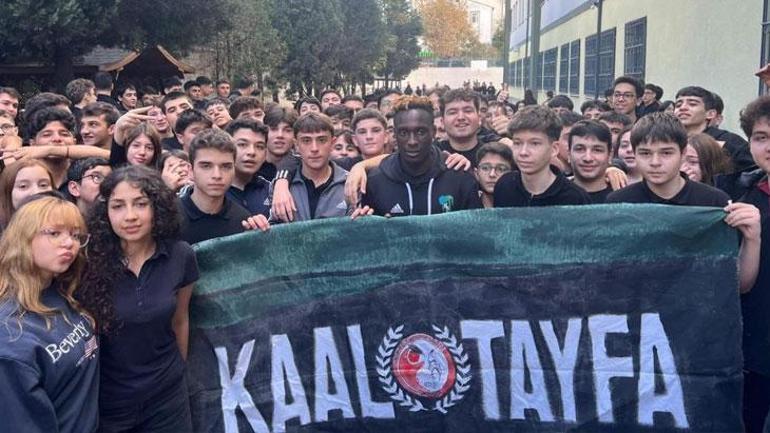 Kocaelispordan Körfez Atatürk Anadolu Lisesinde öğretmenler günü sürprizi