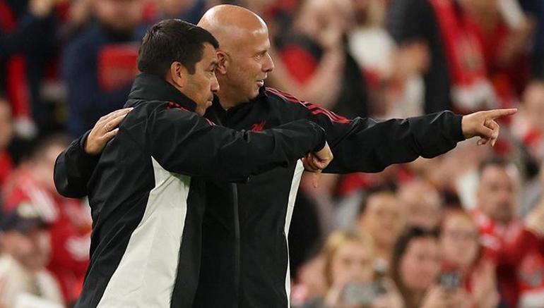 Van Bronckhorstun yeni adresi Liverpooldan ayrılıyor