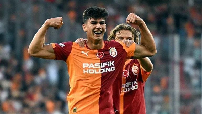 Genç oyuncu kırmızı kart gördü Galatasaray 10 kişi kaldı