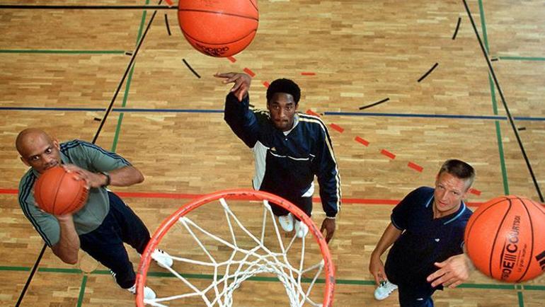 The Best Basketball Players of All Time: The Ultimate All-Time Greats List
