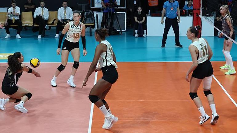 VakıfBank Sultanlar Liginde kazanmaya devam ediyor