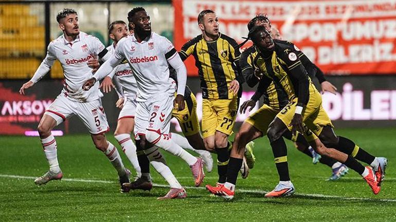 İstanbulspor 2. yarıda 3 puana döndü İstanbulspor - Sivasspor maç sonucu 2-1