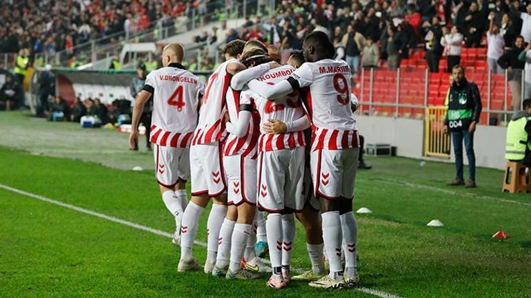 Samsunspor sonunu getiremedi Samsunspor - AEK maçı sonucu: 1-2