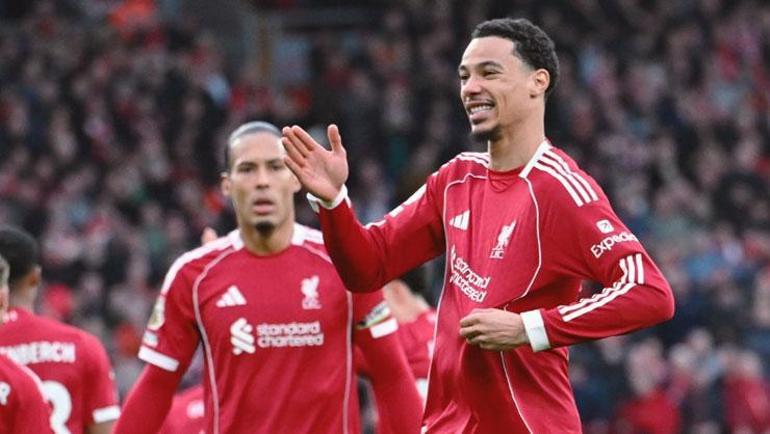 Mohamed Salah tarihe geçti Liverpool evinde Brightonu mağlup etti