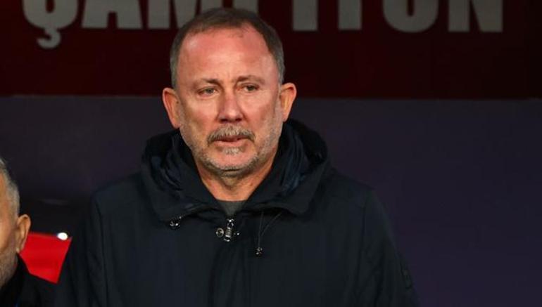 Beşiktaş 14 puanı hediye etti Lider olabilirdi