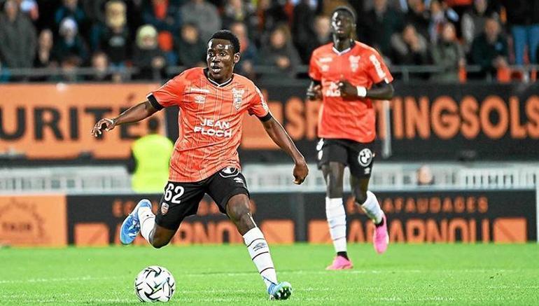 İstanbul devlerinin transfer savaşı Yıldız orta saha için kapışıyorlar