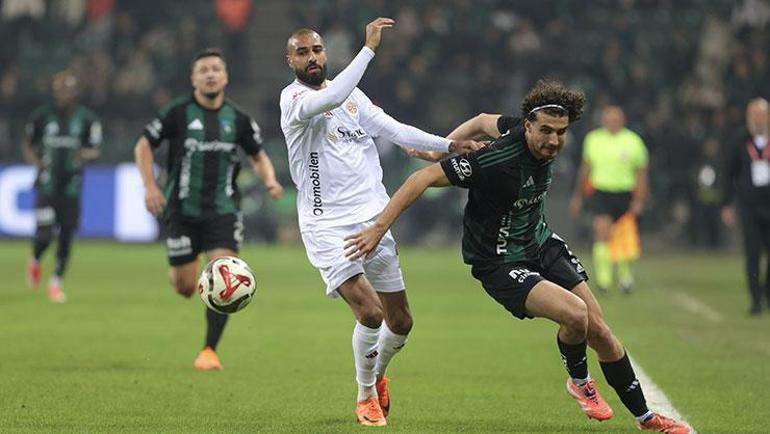 Kocaelispor evinde galibiyet aldı Kocaelispor - Antalyaspor maçı sonucu 2-1