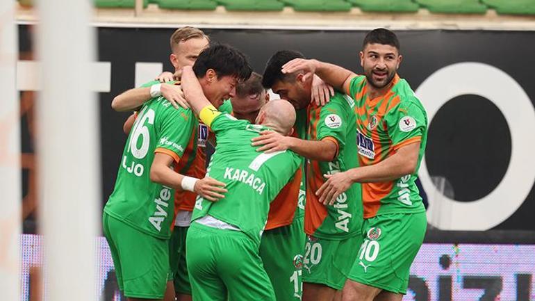 Alanyaspor evinde 3 puanı aldı Alanyaspor - Fatih Karagümrük: 2-0