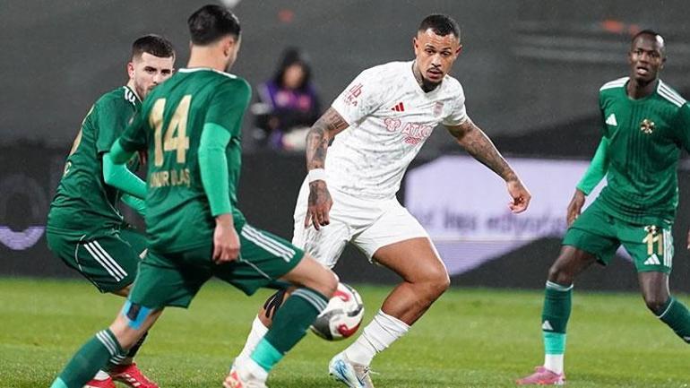 Zirvedeki kapışmada gol sesi çıkmadı... Pendikspor - Esenler Erokspor maç sonucu 0-0