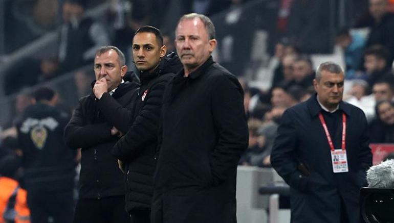 Beşiktaşta kriz sürüyor İstenmeyen adam Rafa Silva