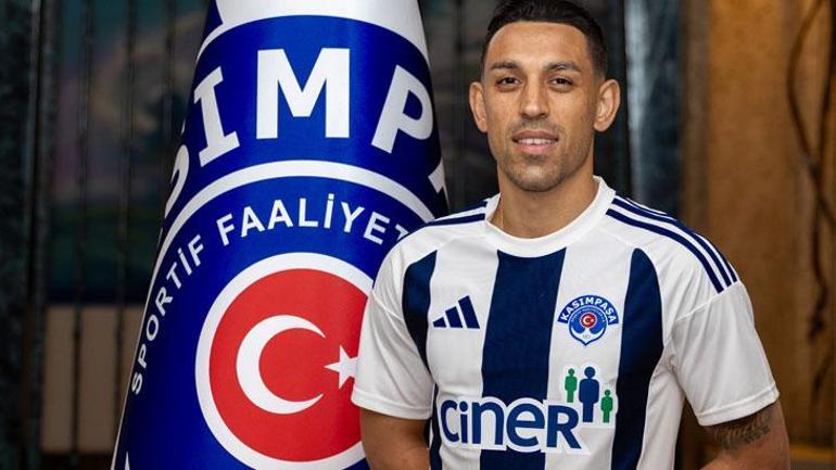 İrfan Can Kahveci resmen Kasımpaşada İmzayı attı, ilk antrenmanına çıktı