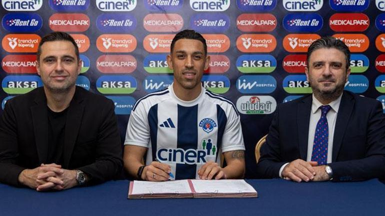 İrfan Can Kahveci resmen Kasımpaşada İmzayı attı, ilk antrenmanına çıktı