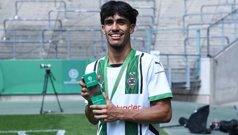 Galatasaray bombayı patlattı Arkadaşını araya soktu anlaşma sağlandı