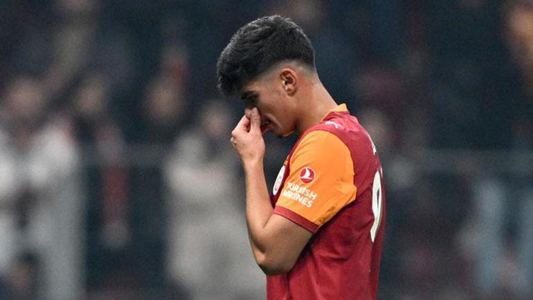Galatasarayda sakatlık Yıldız oyuncu maça devam edemedi