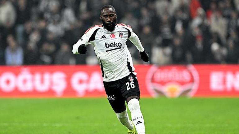 Eski Beşiktaşlı Arthur Masuakunun yeni adresi şaşırttı Dev takıma kiralanıyor...