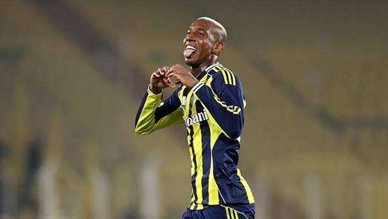 Bu arada Fenerbahçe'nin tek santrforu olan yeni transfer Sidiki Cherif'in sakatlığı sürüyor. Genç oyuncu sahalara dönene kadar santrforda Anderson Talisca forma giyecek.
