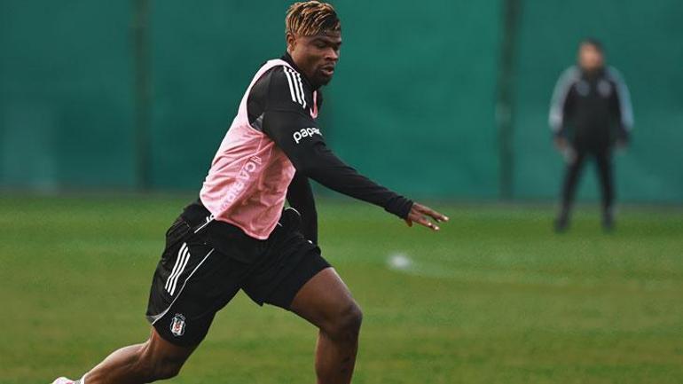 Beşiktaşta yeni transferler Agbadou, Murillo ve Vasquez ilk antrenmanına çıktı