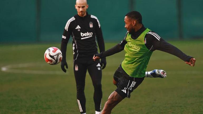 Beşiktaşta yeni transferler Agbadou, Murillo ve Vasquez ilk antrenmanına çıktı