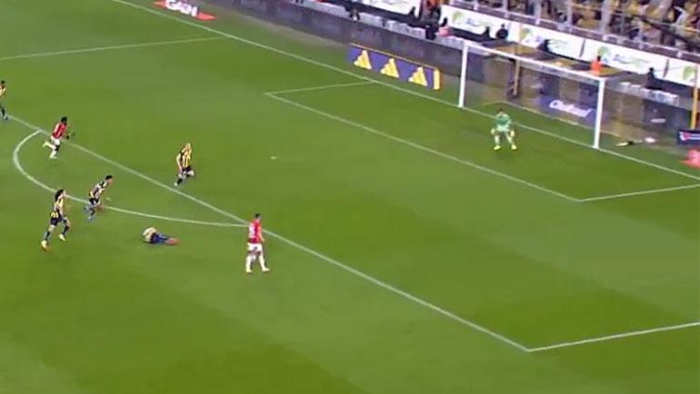 Kadıköyde ayakta alkışlanan an Oğulcan Ülgünden fair-playlik hareket