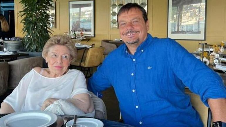 Ergin Atamanın acı günü Annesi vefat etti...