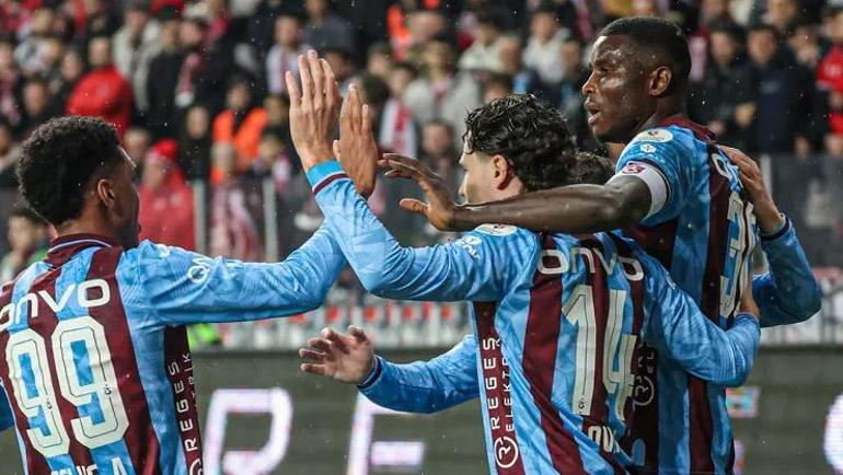 Trabzonsporda tek odak Fenerbahçe derbisi Fatih Tekkenin muhteşem üçlüsü hazır