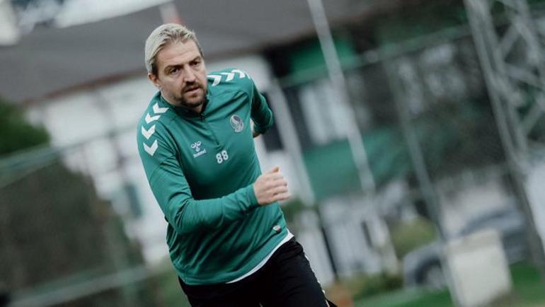 Caner Erkin yine 90 dakikayı tamamlayamadı Bu sezon dördüncü kırmızı kartını gördü