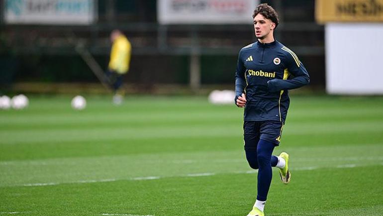 Galatasaray’dan Fenerbahçe’ye transfer İlk antrenmanına çıktı