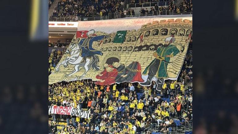 Fenerbahçe taraftarından Partizana pankart cevabı Parkelerde tarih konuşuyor