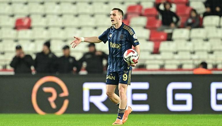 Kerem Aktürkoğlundan tepki Oyundan alınmasına sinirlendi